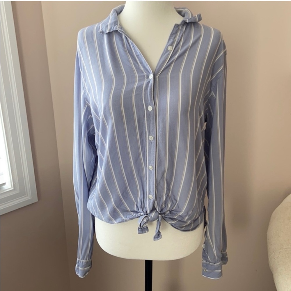 Abercrombie and Fitch Boyfriend Knotted Top.